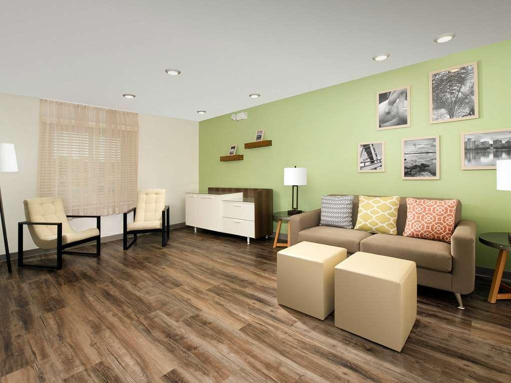 Woodspring Suites Providence Interior foto